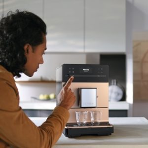 20000191498 Miele Stand-Kaffeevollautomat Roségold PearlFinish CM 5510 Silence